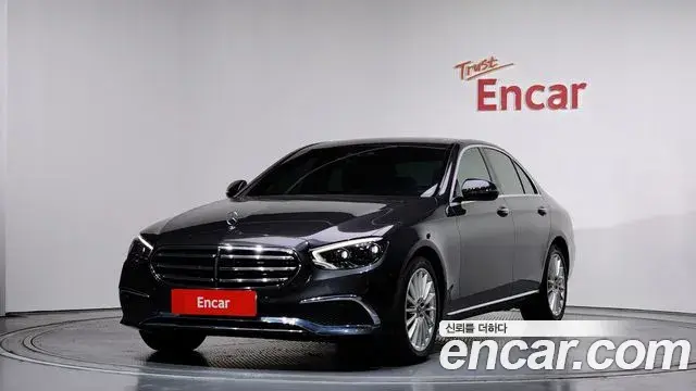 Mercedes-Benz E-Class 2020 — Photo 18/20