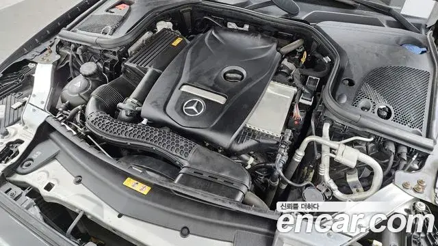 Mercedes-Benz E-Class 2020 — Photo 5/20