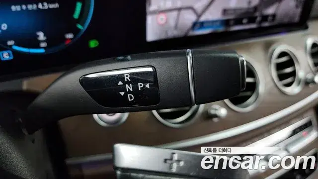 Mercedes-Benz E-Class 2020 — Photo 20/20