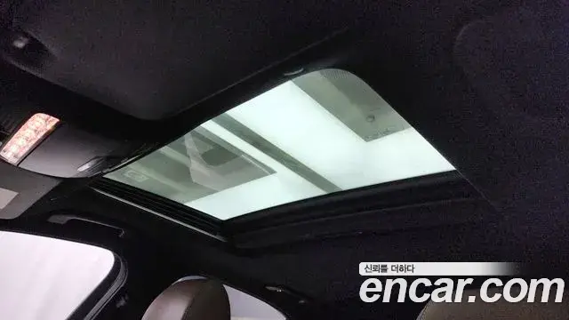 Mercedes-Benz E-Class 2020 — Photo 13/20