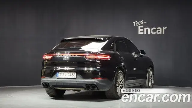 Porsche Cayenne 2023 — ფოტო 5/20