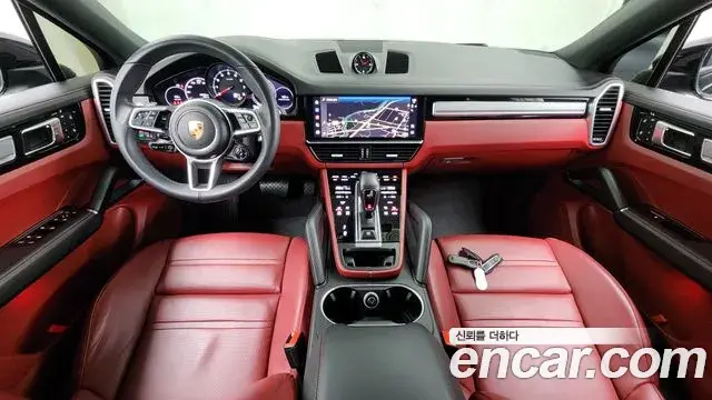 Porsche Cayenne 2023 — ფოტო 15/20