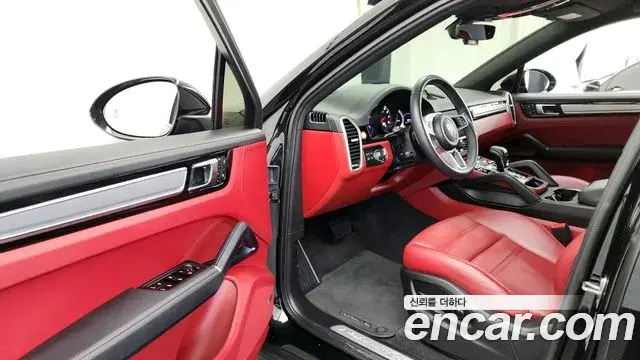 Porsche Cayenne 2023 — ფოტო 2/20