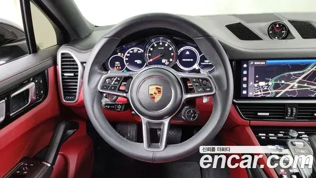 Porsche Cayenne 2023 — ფოტო 10/20