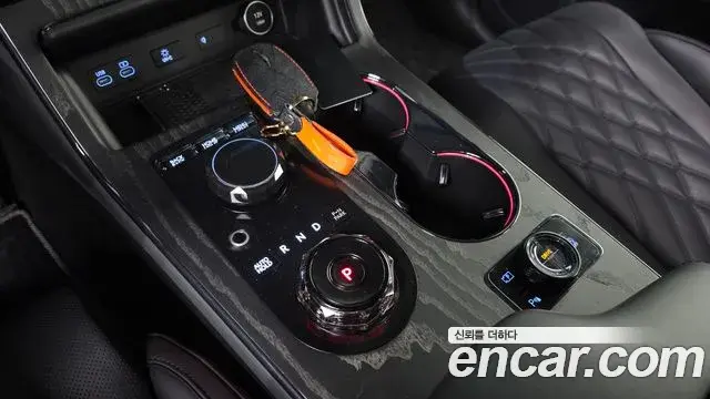 Genesis GV80 2025 — Photo 2/20