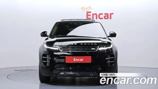 Land Rover Range Rover Evoque 2025 — Photo 18/20