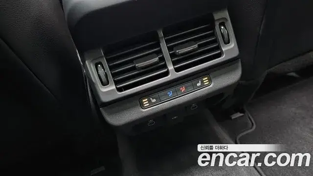 Land Rover Range Rover Evoque 2025 — Photo 17/20