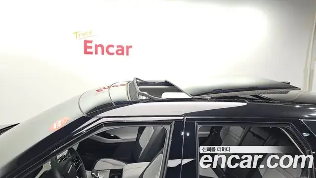 Land Rover Range Rover Evoque 2025 — Photo 15/20