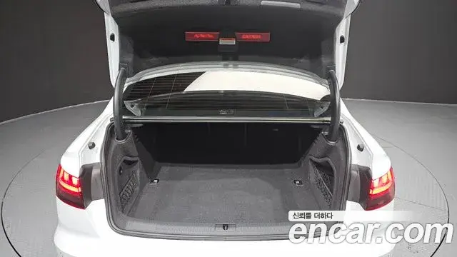 Audi A4 2022 — Photo 9/20