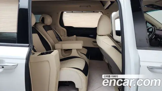 Kia Carnival 2020 — Фото 12/20