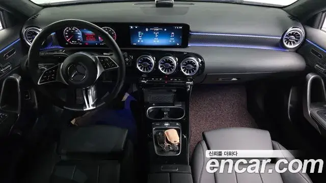 Mercedes-Benz A-Class 2024 — Photo 13/20