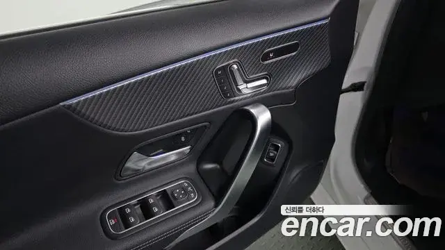 Mercedes-Benz A-Class 2024 — Photo 3/20