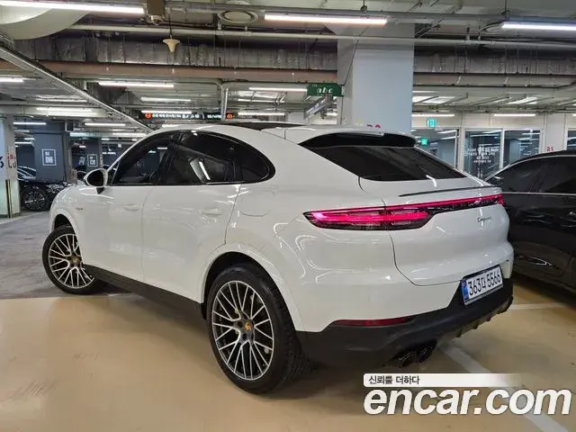 Porsche Cayenne 2022 — ფოტო 1/20