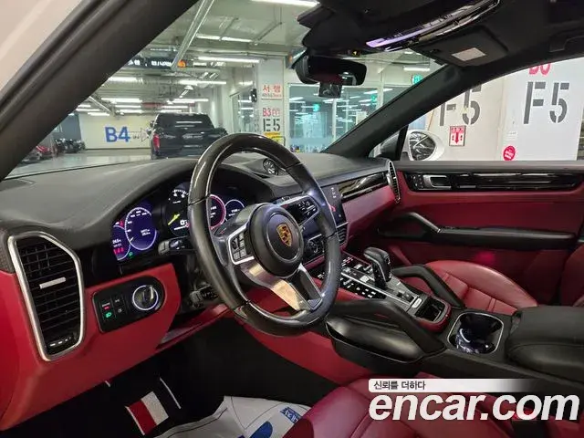 Porsche Cayenne 2022 — ფოტო 12/20