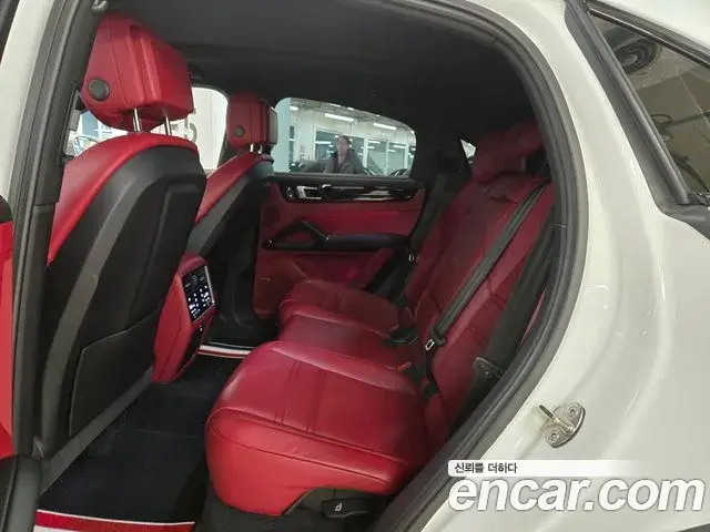Porsche Cayenne 2022 — ფოტო 20/20