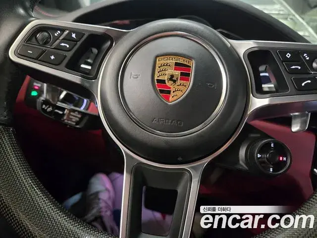 Porsche Cayenne 2022 — ფოტო 5/20