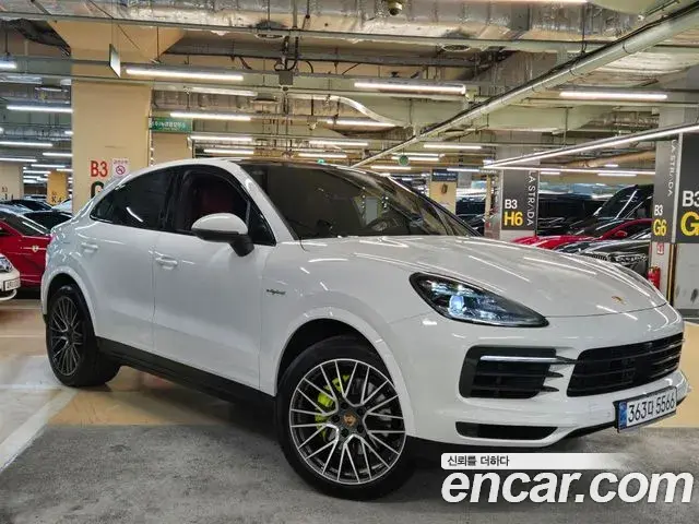 Porsche Cayenne 2022 — ფოტო 3/20