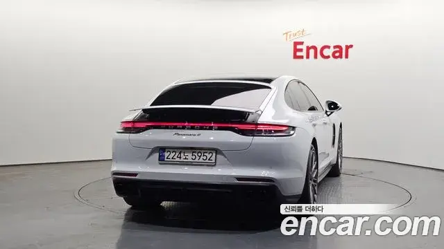 Porsche Panamera 2023 — Şəkil 17/20