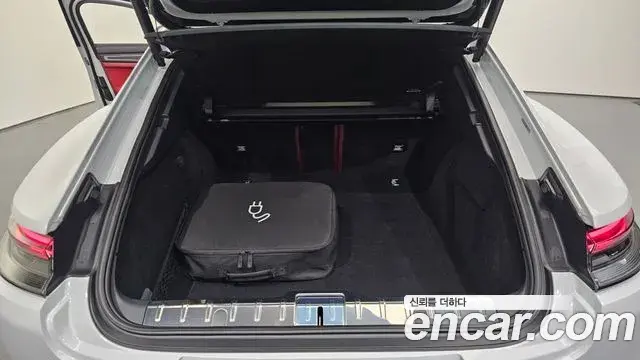 Porsche Panamera 2023 — Şəkil 7/20