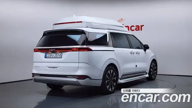 Kia Carnival 2022 — ფოტო 6/20