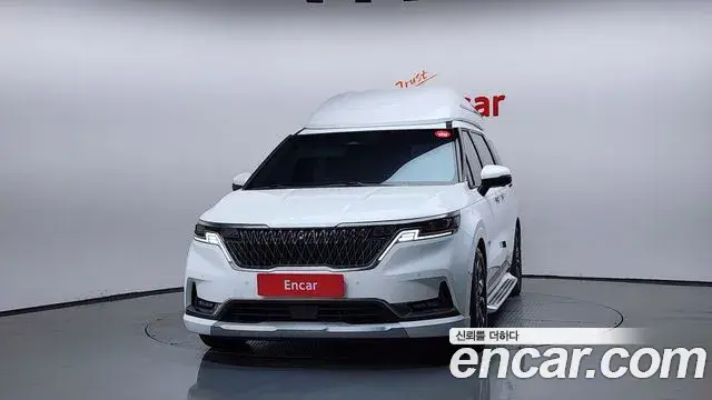 Kia Carnival 2022 — ფოტო 8/20
