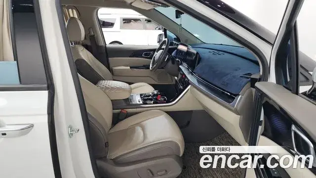 Kia Carnival 2022 — ფოტო 10/20