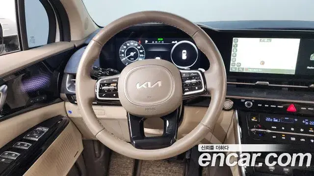 Kia Carnival 2022 — ფოტო 4/20