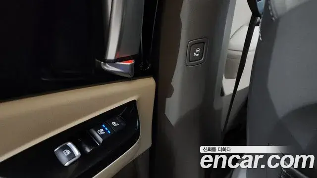 Kia Carnival 2022 — ფოტო 20/20