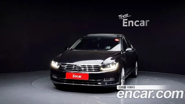 Volkswagen Passat GT 2018 — Şəkil 17/20