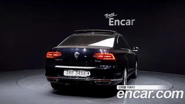 Volkswagen Passat GT 2018 — Şəkil 20/20