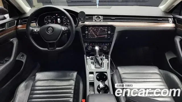 Volkswagen Passat GT 2018 — Şəkil 5/20