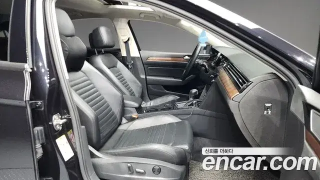 Volkswagen Passat GT 2018 — Şəkil 1/20