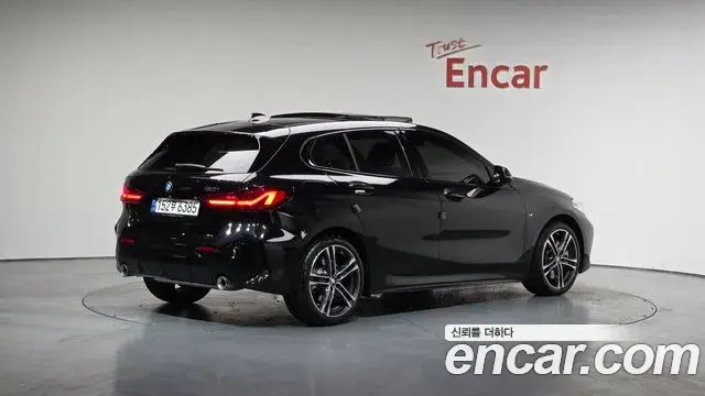 BMW 1 Series 2023 — ფოტო 16/20