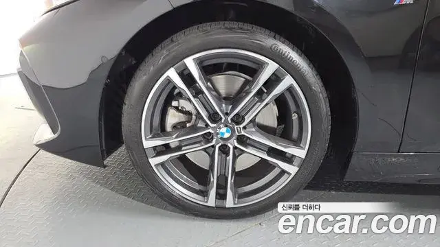 BMW 1 Series 2023 — ფოტო 6/20