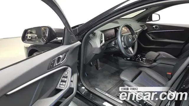 BMW 1 Series 2023 — ფოტო 19/20
