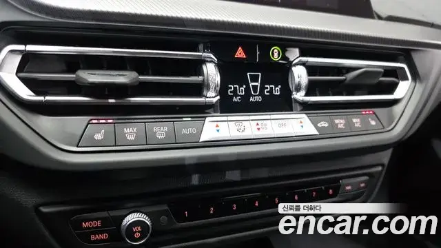 BMW 1 Series 2023 — ფოტო 15/20