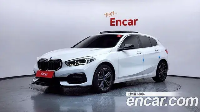 BMW 1 Series 2022 — Photo 1/20