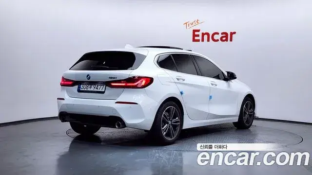 BMW 1 Series 2022 — Photo 11/20