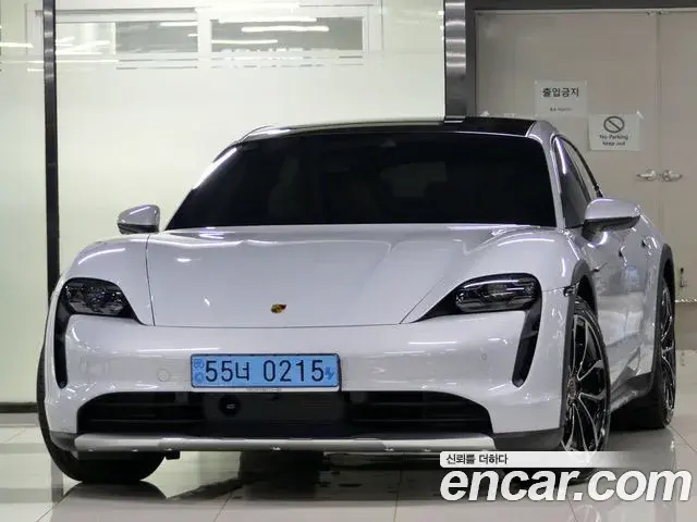 Porsche Taycan 2023 — Şəkil 8/17
