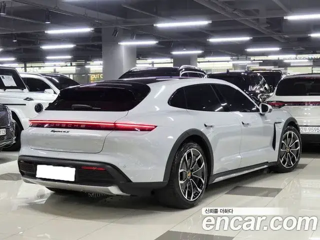Porsche Taycan 2023 — Şəkil 13/17