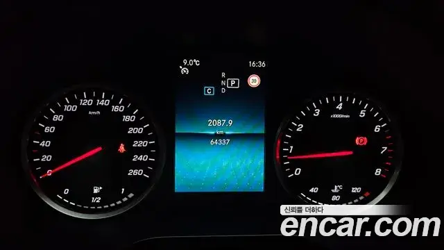 Mercedes-Benz C-Class 2019 — ფოტო 13/20
