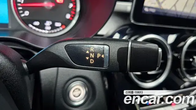 Mercedes-Benz C-Class 2019 — ფოტო 15/20