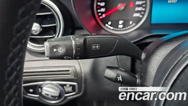 Mercedes-Benz C-Class 2019 — ფოტო 4/20
