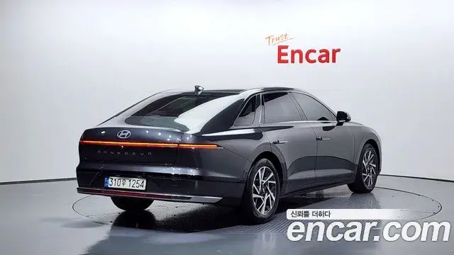 Hyundai Grandeur Hybrid 2022 — ფოტო 7/20