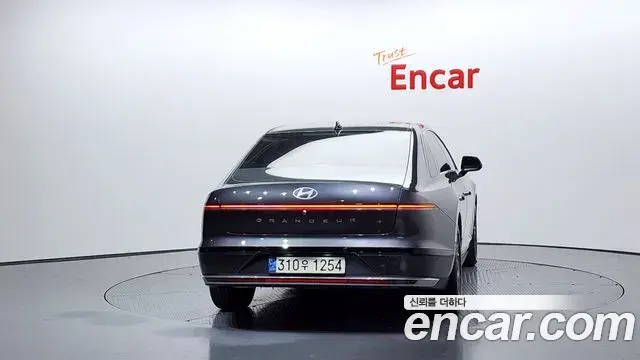 Hyundai Grandeur Hybrid 2022 — ფოტო 19/20