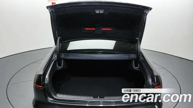 Hyundai Grandeur Hybrid 2022 — ფოტო 10/20