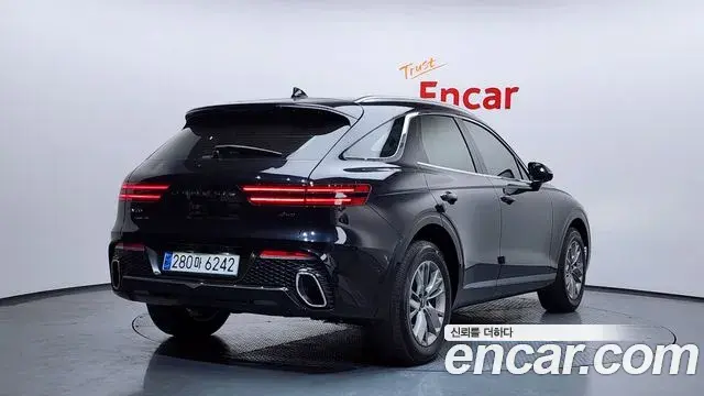 Genesis GV70 2021 — ფოტო 8/20