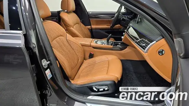 BMW 7 Series 2020 — ფოტო 16/20