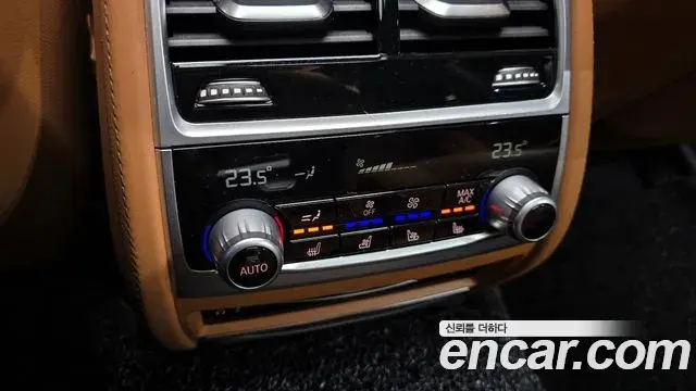 BMW 7 Series 2020 — ფოტო 14/20