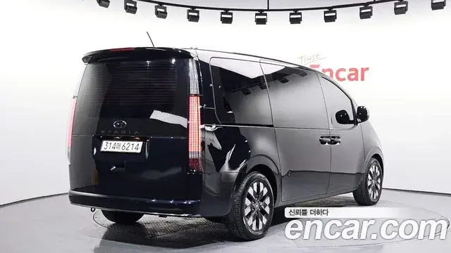 Hyundai Staria 2022 — Фото 2/20